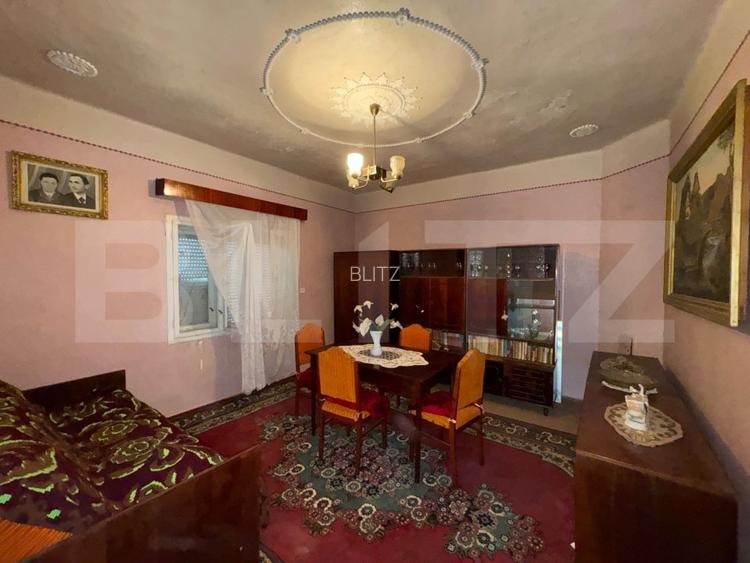 Casa de vanzare, cu 2 camere, 120 mp + teren de 1207 mp, zona Cărăstău
