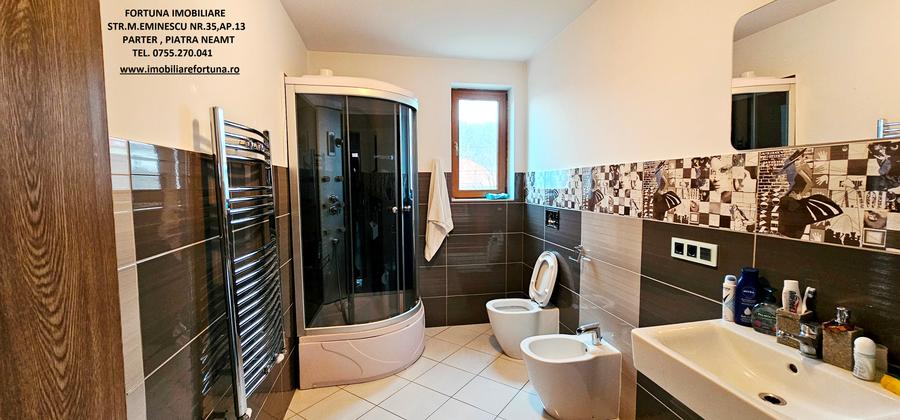 Casa High-Tech, cu design futurist, Piatra Neamt