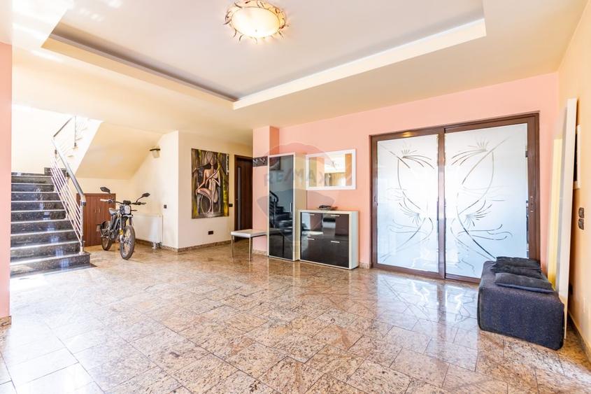 Vilă spațioasă în Corbeanca | 329 mp utili, teren 745 mp
