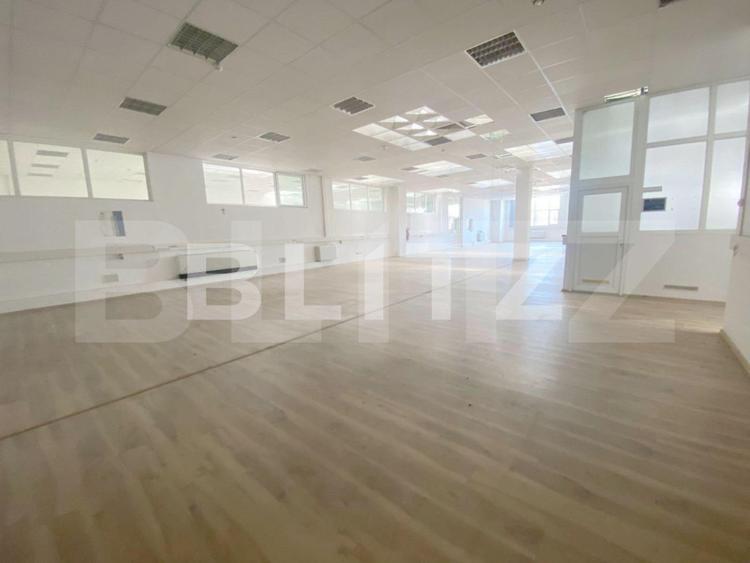 Cladire Comerciala P+2, 1800 mp si 3013 mp teren, stradala, zona Banie!