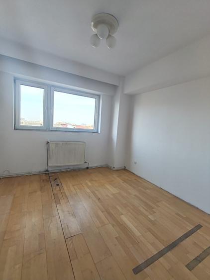 Ultracentral 3 camere, 70 mp + terasă privată – îl renovezi cum vrei