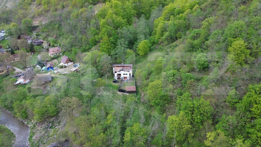 Cabana de poveste în Râmeț | 2000 mp teren + râu pe proprietate | ideală pent - 18