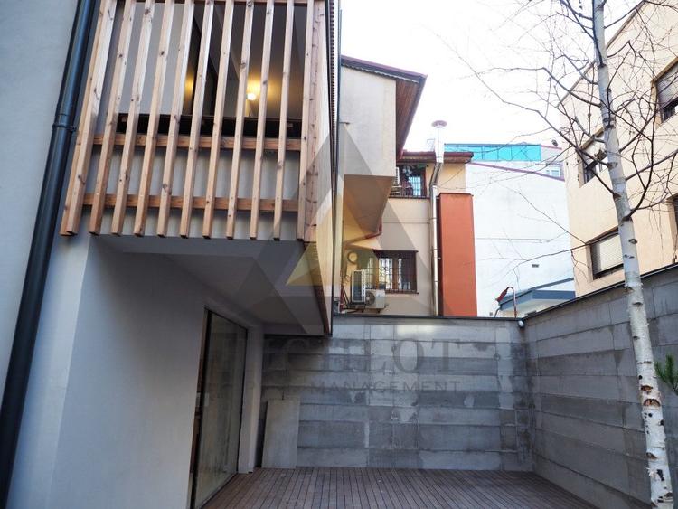 Apartament cu 4 camere decomandat în Dorobanți