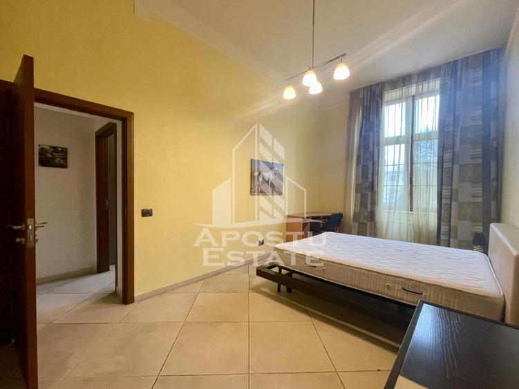 Apartament 3 camere, curte cu acces auto, ULTRACENTRAL