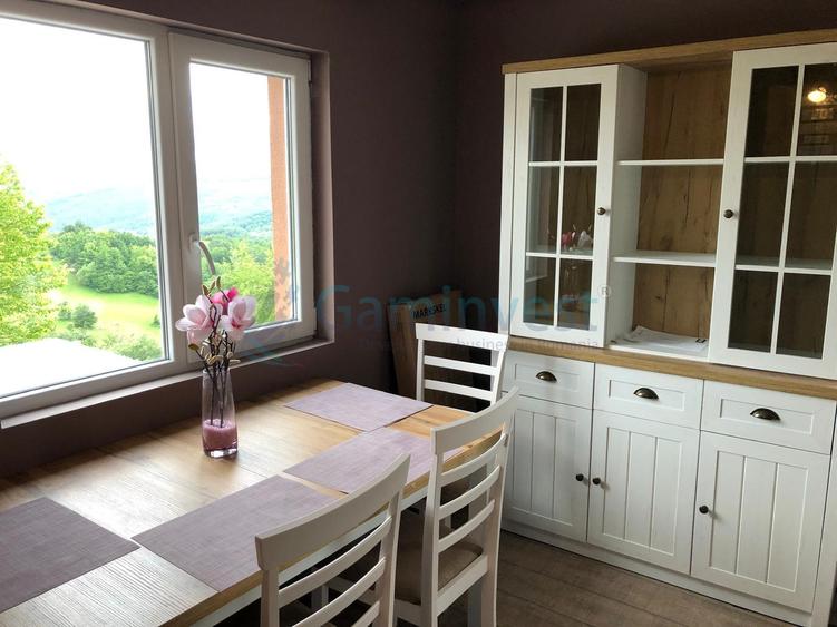Casa de vacanta cu 4 camere, de vanzare, in Zece Hotare , judet Bihor