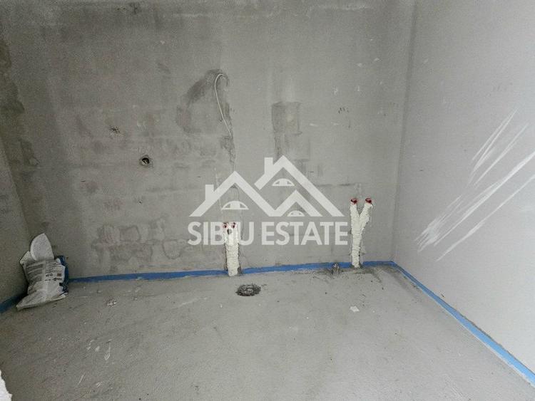 Apartament 2 camere cu balcon și parcare , Doamna Stanca