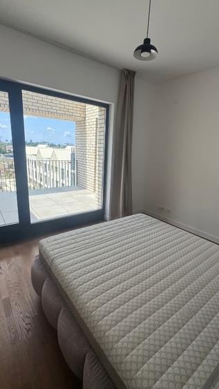 PENTHOUSE EXCLUSIVIST - MOBILAT  - GATA DE MUTARE