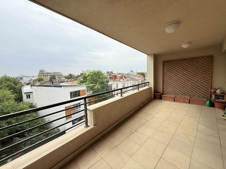 APARTAMENT DEOSEBIT ADIACENT CALEA VICTORIEI
