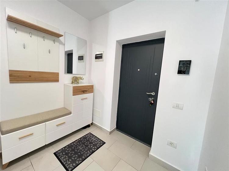Apartament Lux prima inchiriere cu loc de parcare subteran Tractoru Coresi