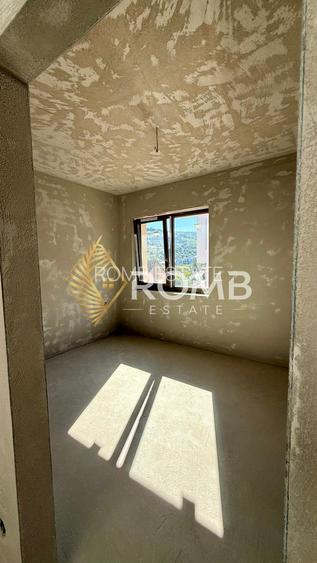 Casa tip duplex semifinisat, 5 camere, zona Tautiului