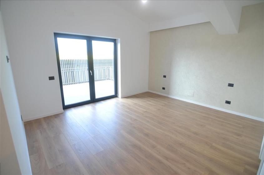 Vanzare casa individuala 3 camere ,2 bai ,Cartier Izvor -Tarlungeni