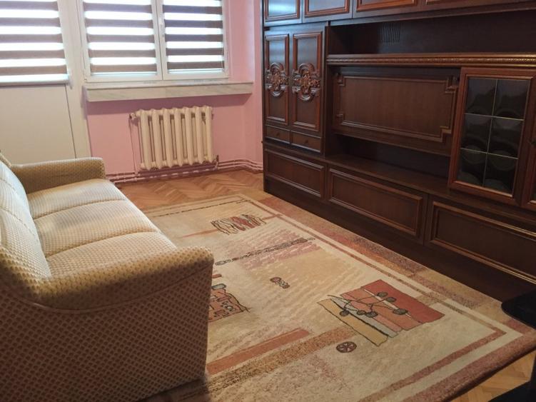 Apartament 4 camere, de preferat pentru inchiriere pe termen lung, 4 sau 3 cam.