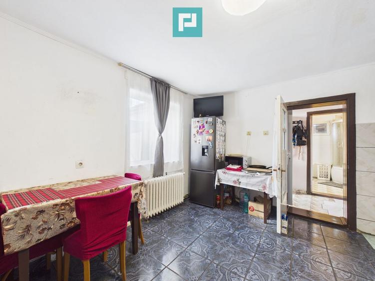 Casă cu 3 camere de vânzare în zona Bujac