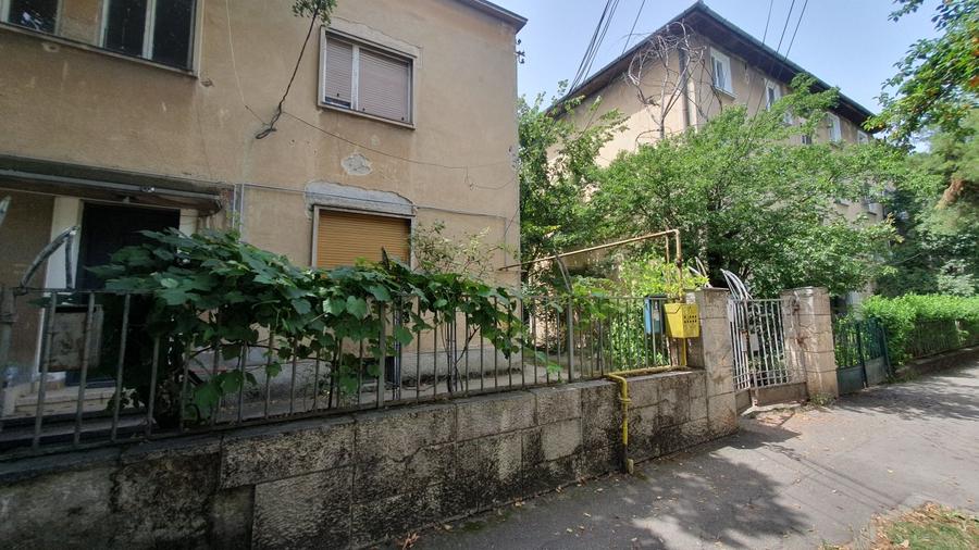 Teren fara casa construita pe el
