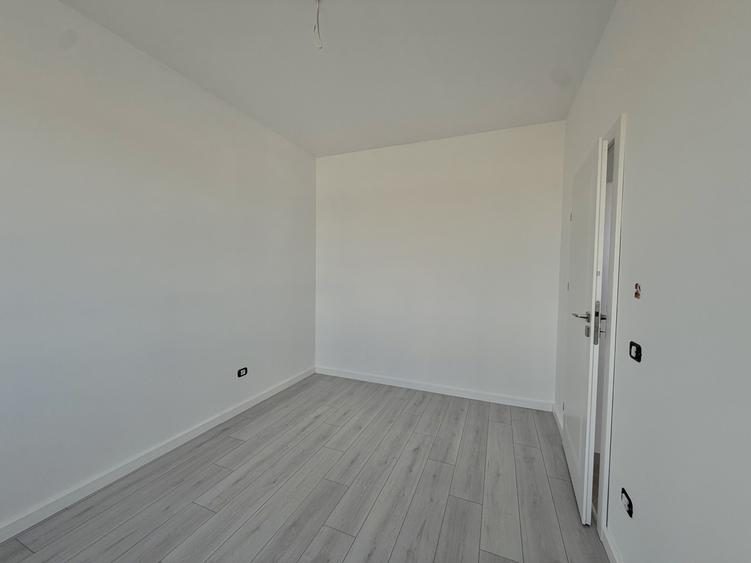 Duplex, despartit prin camera tehnica, 4 camere, 111mp utili in Giroc