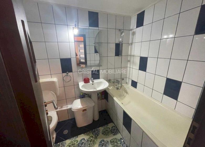 Vanzare Garsoniera transformata in  2 camere , Parcul Sebastian, 13 Septembrie - 6