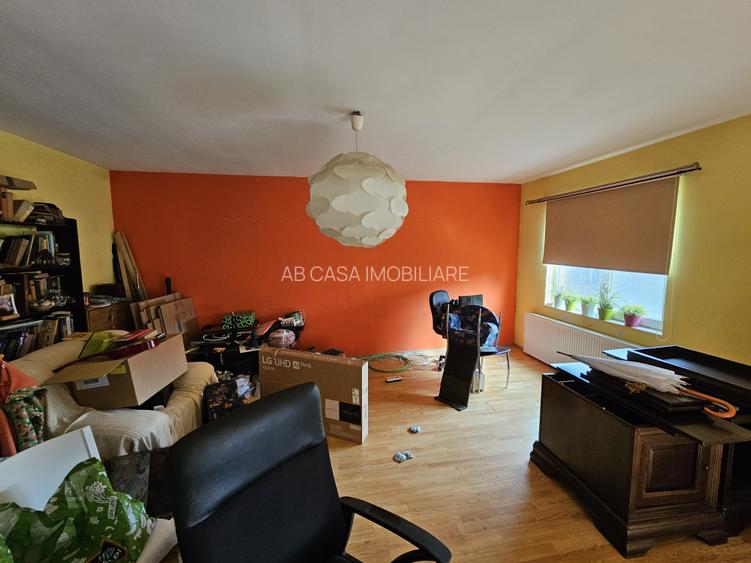 Două case individuale, P+M, construcții 2002/2007, în Giroc, comision 0% - 27