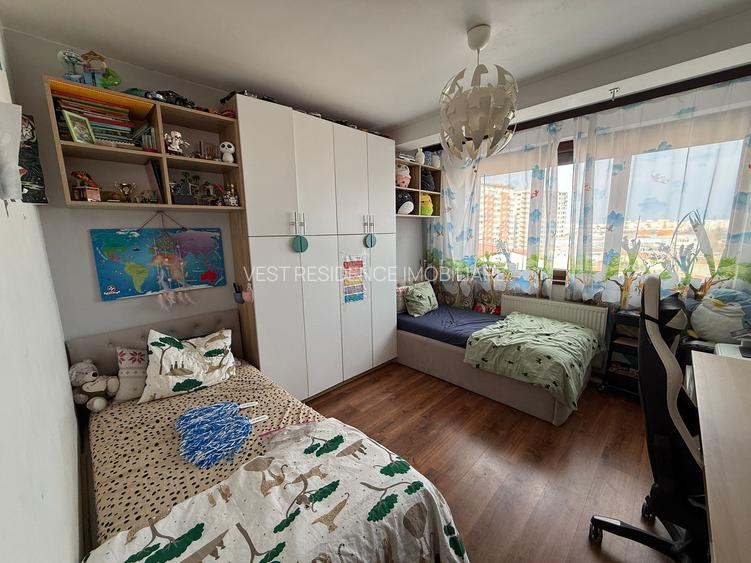 Apartament cu 3 camere si doua bai. Comision 0 - 4