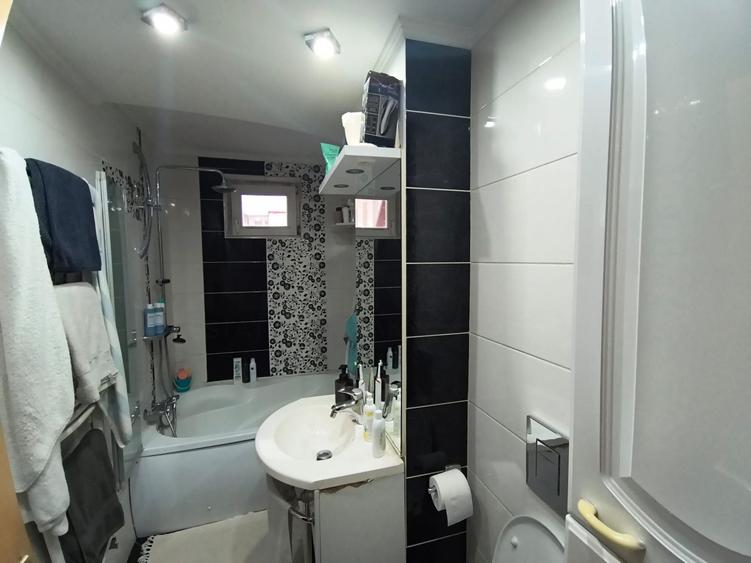 APARTAMENT DE VANZARE IN SIRET – 4 camere | Etaj 1