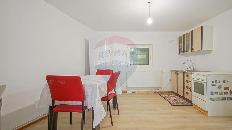 CASĂ INDIVIDUALĂ ÎN SCHEI    STRADA PIATRA MARE - 15