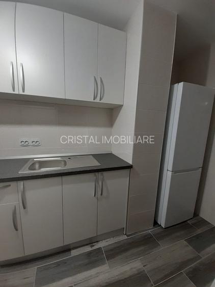 Vanzare garsoniera, bloc 1978, in Titan la 6 min metrou 1 Decembrie 1918 - 5