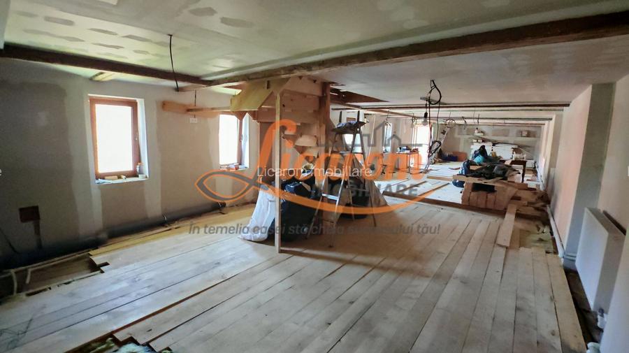 CASA SASEASCA comuna VULCAN,zona foarte buna,teren 3000 mp - 8