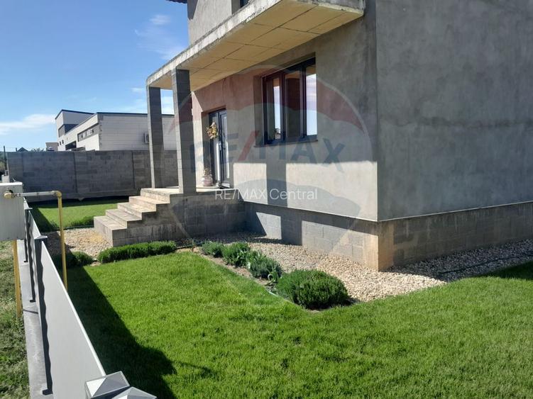 Comision 0!  Vilă individuala de vânzare în Sebes, cartier de case noi - 3