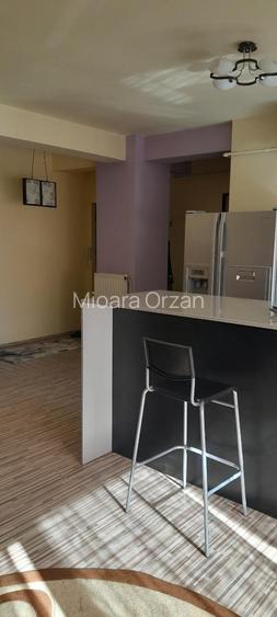 Piata Alba Iulia, ap 3 camere, etaj 3/4 , bloc 2011 - 2