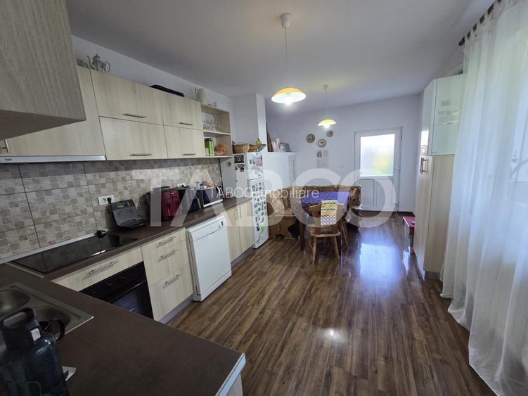 Casa de vanzare zona Negoiu 4 camere 208 mp utili si curte 550 mp - 10