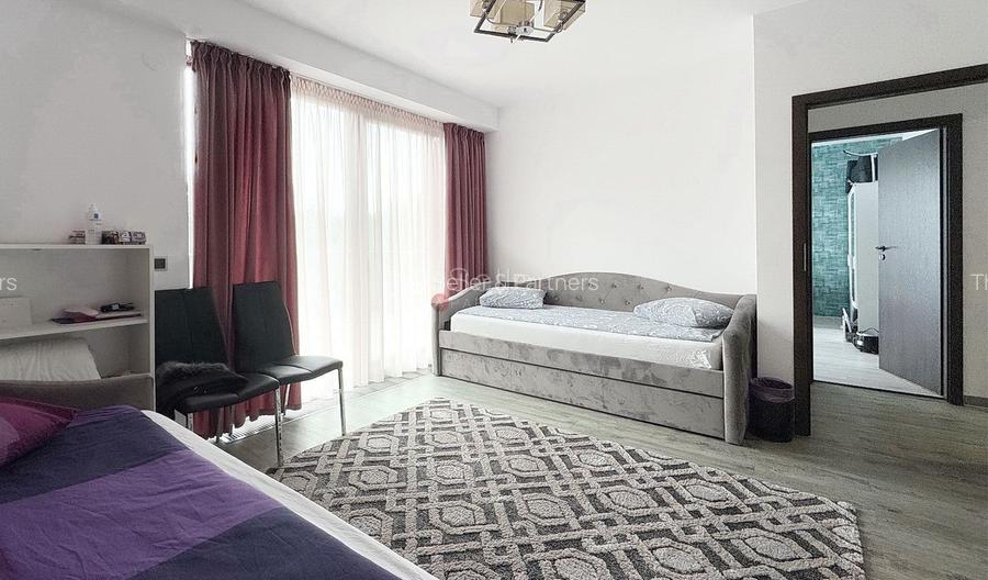 Terase generoase cu vederea spre padure - 7