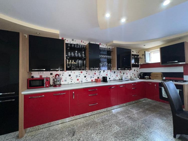 Casă Tăutii de Sus ,la drum principal pozitie excelentă ,462 mp teren - 17