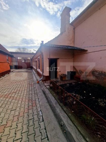 Casa familiala cu 4 camere, 2432 mp teren, Feldioara - 12