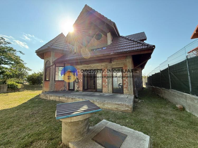 Casă + teren 2000 mp  - Gârcina - 2