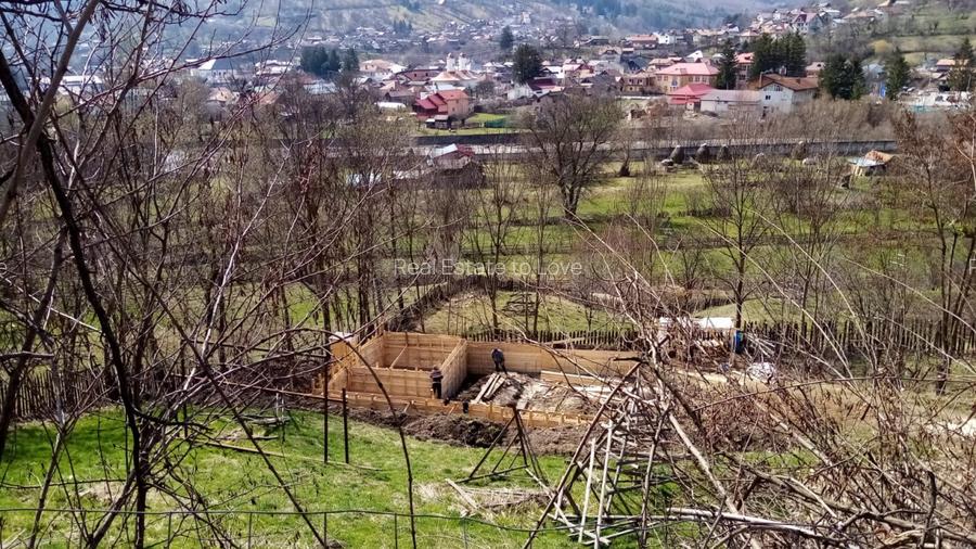 Teren in sat, cu fundație casa P+1, vedere largă, lângă rău - 2