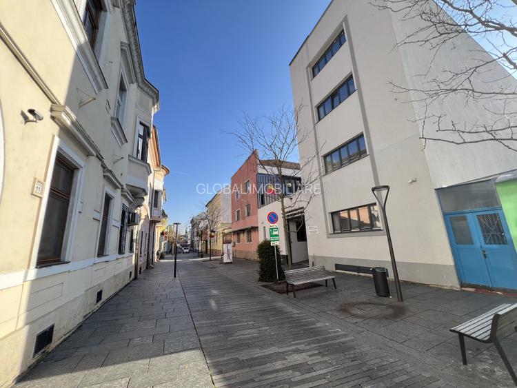 2 camere, Finisat, Curte str.Iuliu Maniu, Centru - 12