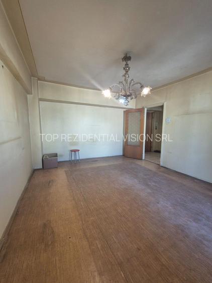 2 CAM DECOMANDAT_MEGA MALL_ROND DELFINULUI! - 2