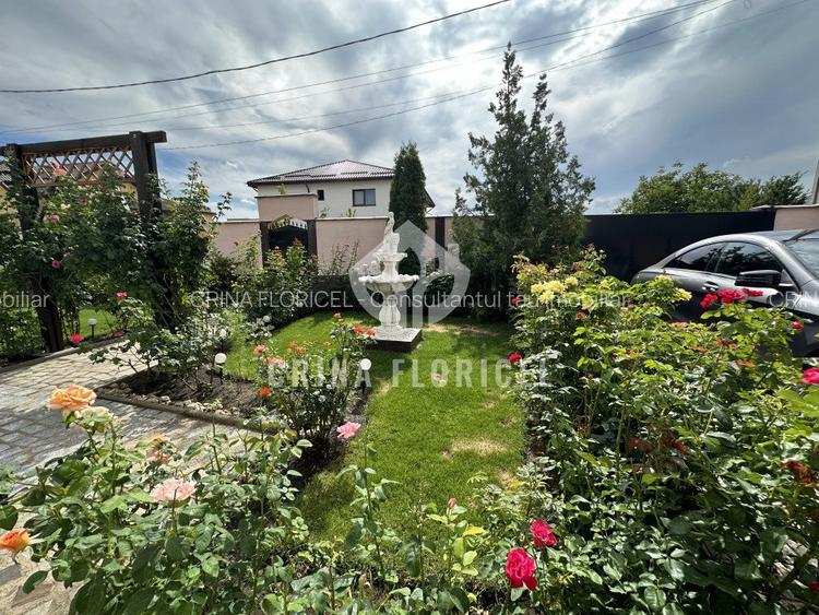 Vanzare vila cu trandafiri in suprafata de 220 mp , teren 536 mp din Domnesti - 2