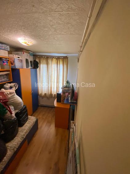 ENESCU , apartament cu 3 camere ,etaj 4 -acoperis! - 3