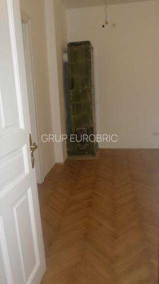 CASIN, AVERESCU, parter in VILA, LUX, nemobilat, utilat, curte mare, superb - 20