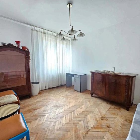 PERSOANA FIZICA VAND APARTAMENT 4 CAMERE 7 NOIEMBRIE, UMFST ,SPITALE