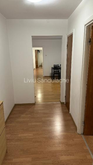 Apartament cu 2 dormitoare, living semidecomandat si hol foarte lung - 5