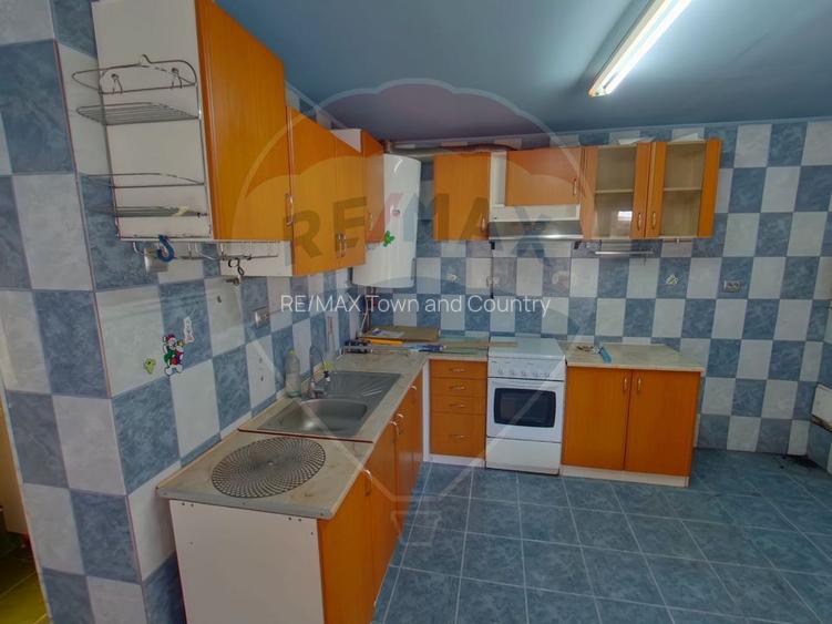 Casă / Vilă cu 16 camere de vânzare în zona Bobâlna - 29