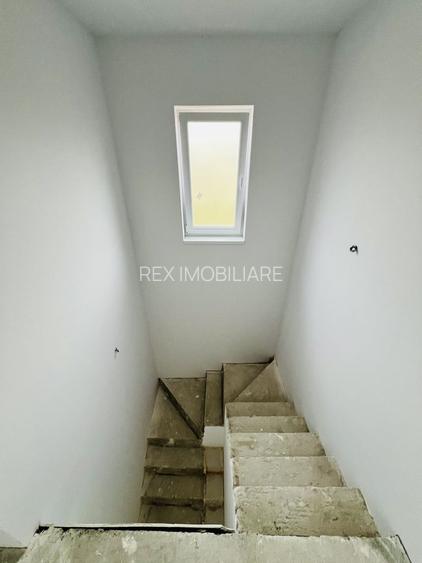 Duplex nou cu 5 camere despartit prin garaj - Dumbravita - 5
