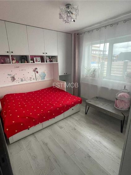 Vand casa pe parter in Harman zona de case noi biserica - 6