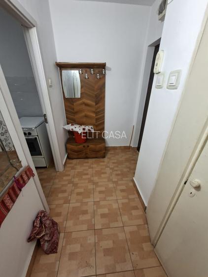 Apartament cu 2 camere, etajul 3/4, zona Tatarasi - 8