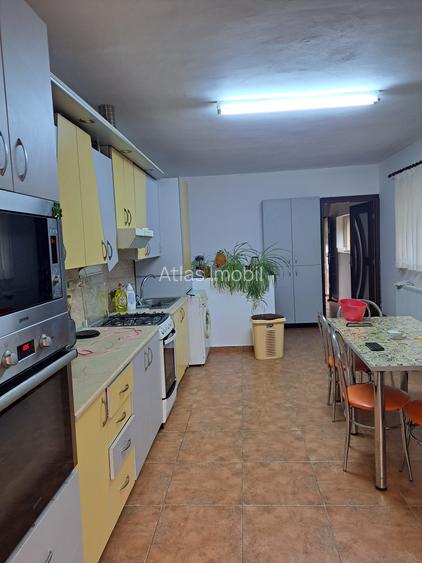 VILA IN REGIM DE INALTIME PARTER SI ETAJ ULTRAFINISATA PE 19 ARI TEREN - 22