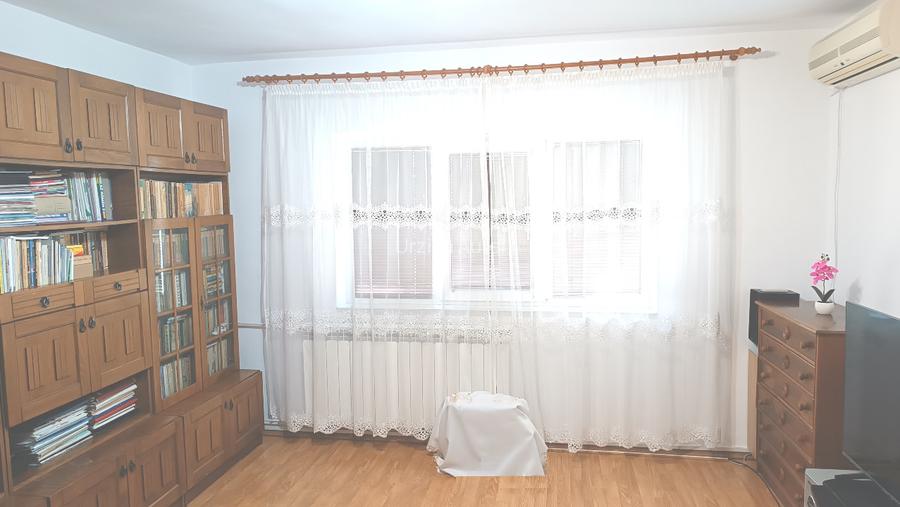 Apartament 3 camere, decomandat, renovat, la 700m de Zona comercială Vulcan - 2