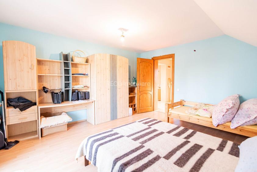 Spatii de inchiriat  pentru  birouri sau cabinete,zona Nufarul - 6