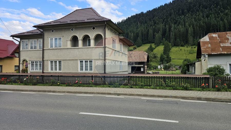 Casa 225 mp, teren intravilan 4822 mp C. Moldovenesc, Suceava - 17