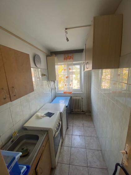 Apartament 3 camere etaj 3/4, zona Alexandru cel Bun - 2